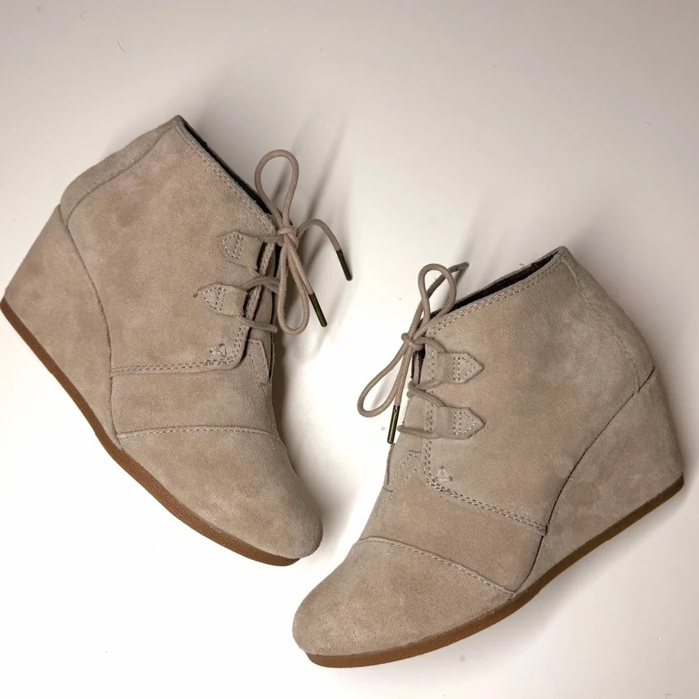 Toms Women’s Desert Wedge Heel Suede Leather Lace-up Ankle Bootie Size- 8.5